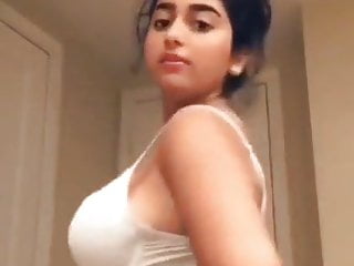 Desi cute beautiful girl big boobs