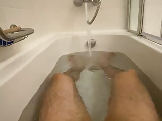 Jerking off in the tub