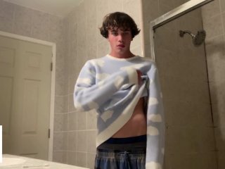 Gay Teen Model Masturbates Inside His Bathroom!