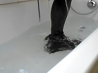 my first video in bathtube with leather doc martens