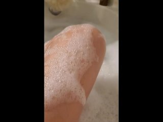 Sudsy Bubble Bath Pussy Spreading Shaving Pussy