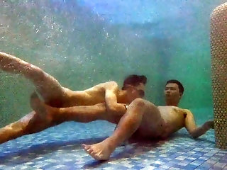 me underwater play with my new mate