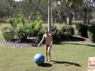 "Australian Dude Nick Loves to Get Naked In Public Whilst Exercising in Full View"