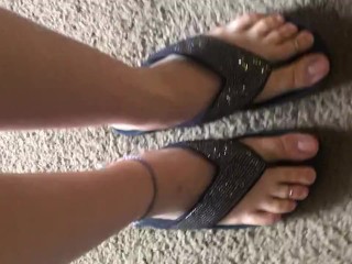 I love the way My feet sound in My flip flops!